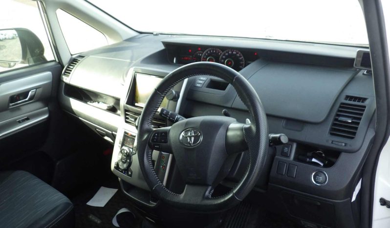 Toyota Voxy ZS Kirameki 2013 full